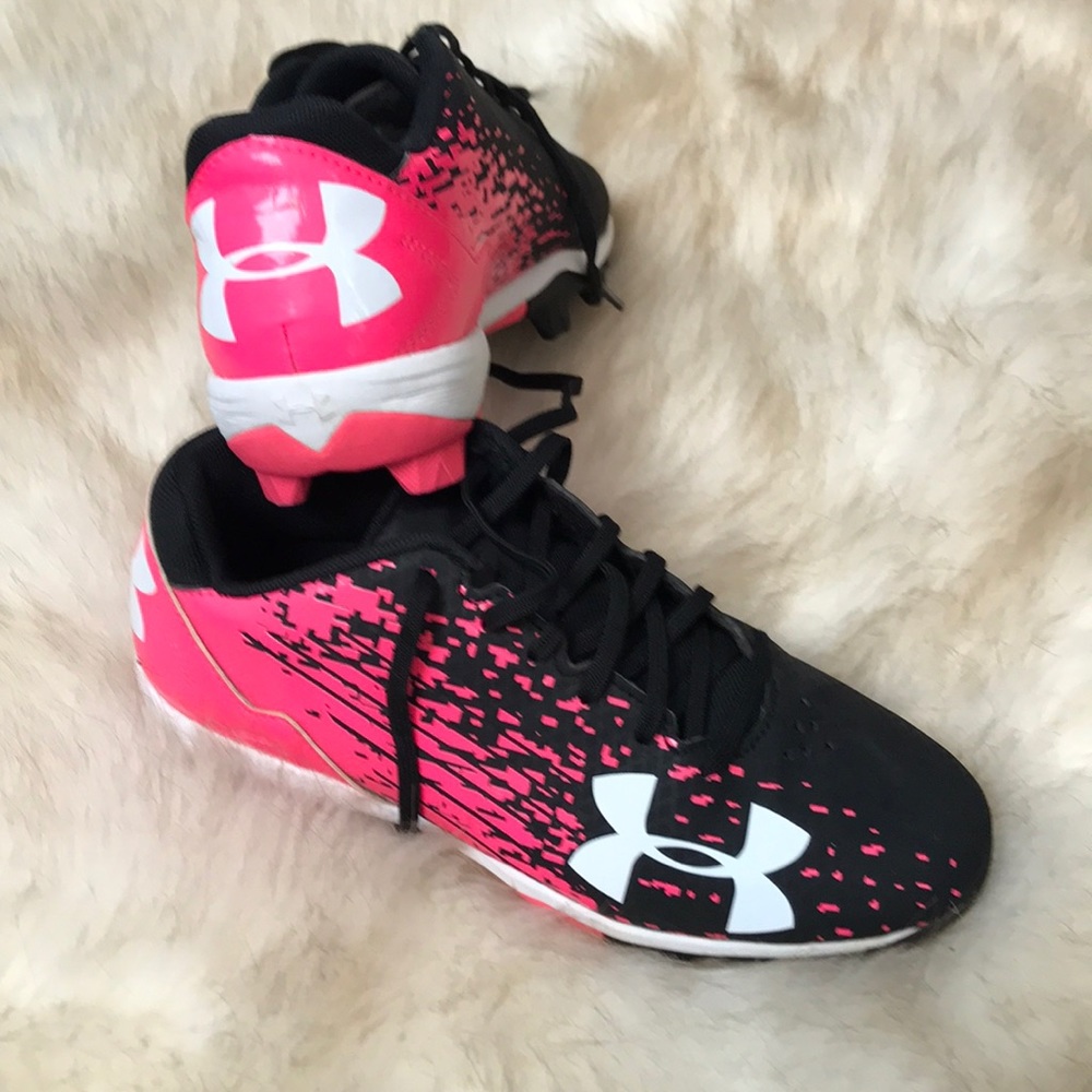Girls Under Armour Softball Cleats!